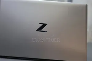 New Laptop HP ZBook Firefly G8 16GB Intel Core i5 SSD 512GB