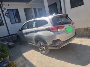 Toyota Rush 2023 Silver