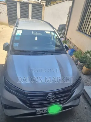Toyota Rush 2023 Silver