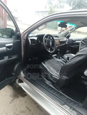 Toyota Hilux 2019 Brown