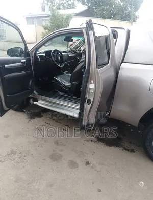 Toyota Hilux 2019 Brown