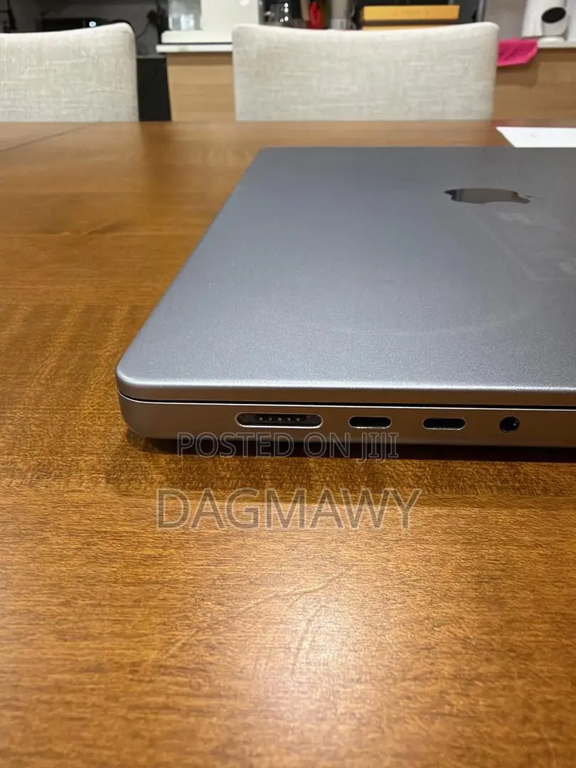Laptop Apple MacBook Pro 2021 M1 Max 64GB Apple M1 Max SSD 1T