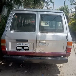 Toyota Land Cruiser 1989 Silver