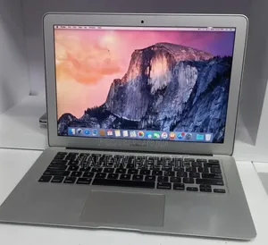 New Laptop Apple MacBook Pro 2017 8GB Intel Core i7 SSD 128GB