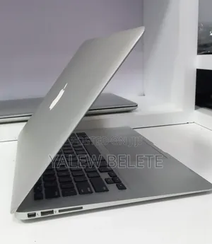 New Laptop Apple MacBook Pro 2017 8GB Intel Core i7 SSD 128GB