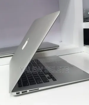 New Laptop Apple MacBook Pro 2017 8GB Intel Core i7 SSD 128GB