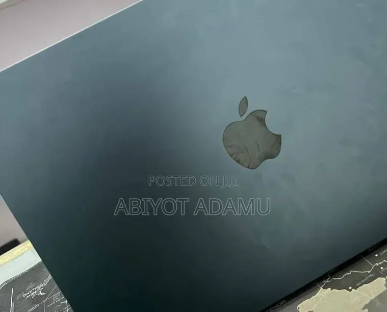 New Laptop Apple MacBook Air 2022 M2 16GB Apple M2 SSD 512GB