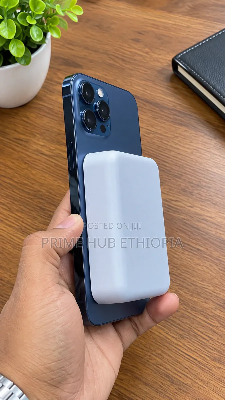 Apple MagSafe 10,000 mAh Battery Pack Inside Its Retail Packaging