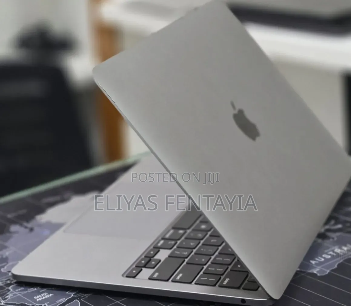 New Laptop Apple MacBook Pro 2020 M1 8GB Apple M1 SSD 512GB