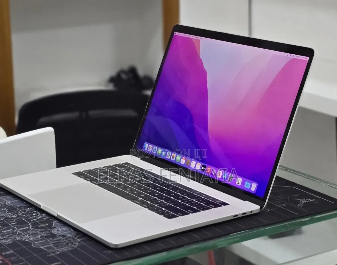 New Laptop Apple MacBook 2017 16GB Intel Core i7 SSD 512GB