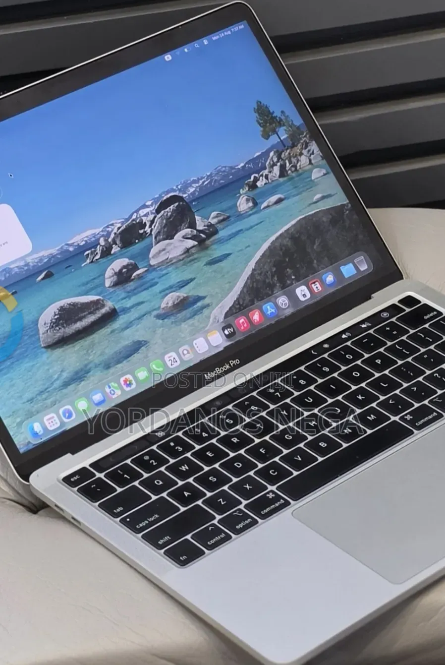 New Laptop Apple MacBook Pro 2020 32GB Intel Core i7 SSD 512GB
