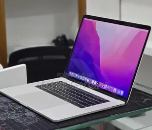 New Laptop Apple MacBook 2017 16GB Intel Core i7 SSD 512GB