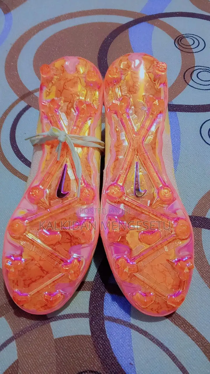 Sports Nike Phantom GX