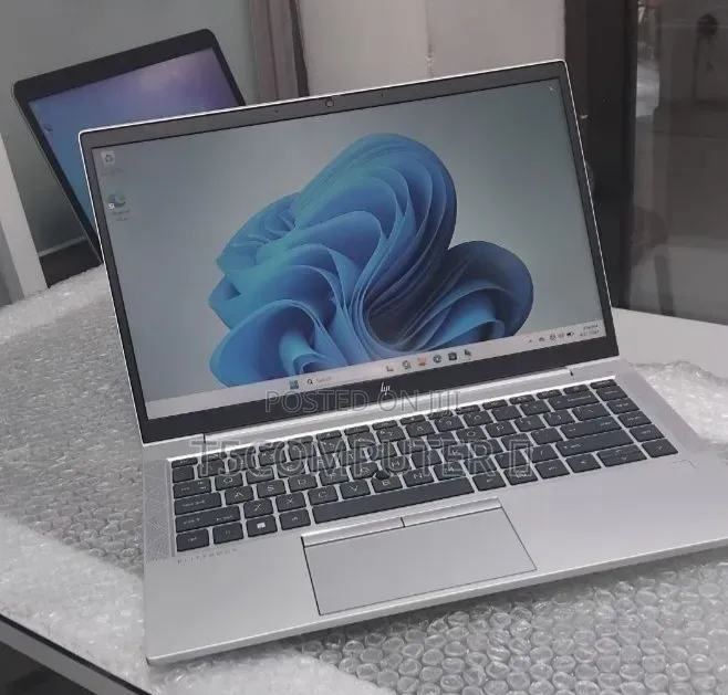 New Laptop HP EliteBook 845 G8 16GB AMD Ryzen 5 SSD 512GB