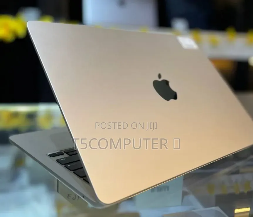 New Laptop Apple MacBook Air 2025 M4 16GB Apple M4 SSD 512GB