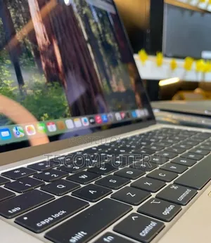 New Laptop Apple MacBook Air 2025 M4 16GB Apple M4 SSD 512GB