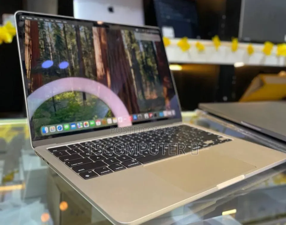 New Laptop Apple MacBook Air 2025 M4 16GB Apple M4 SSD 512GB