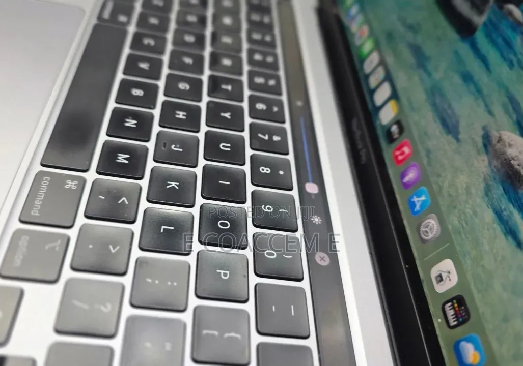 New Laptop Apple MacBook 8GB SSD 256GB