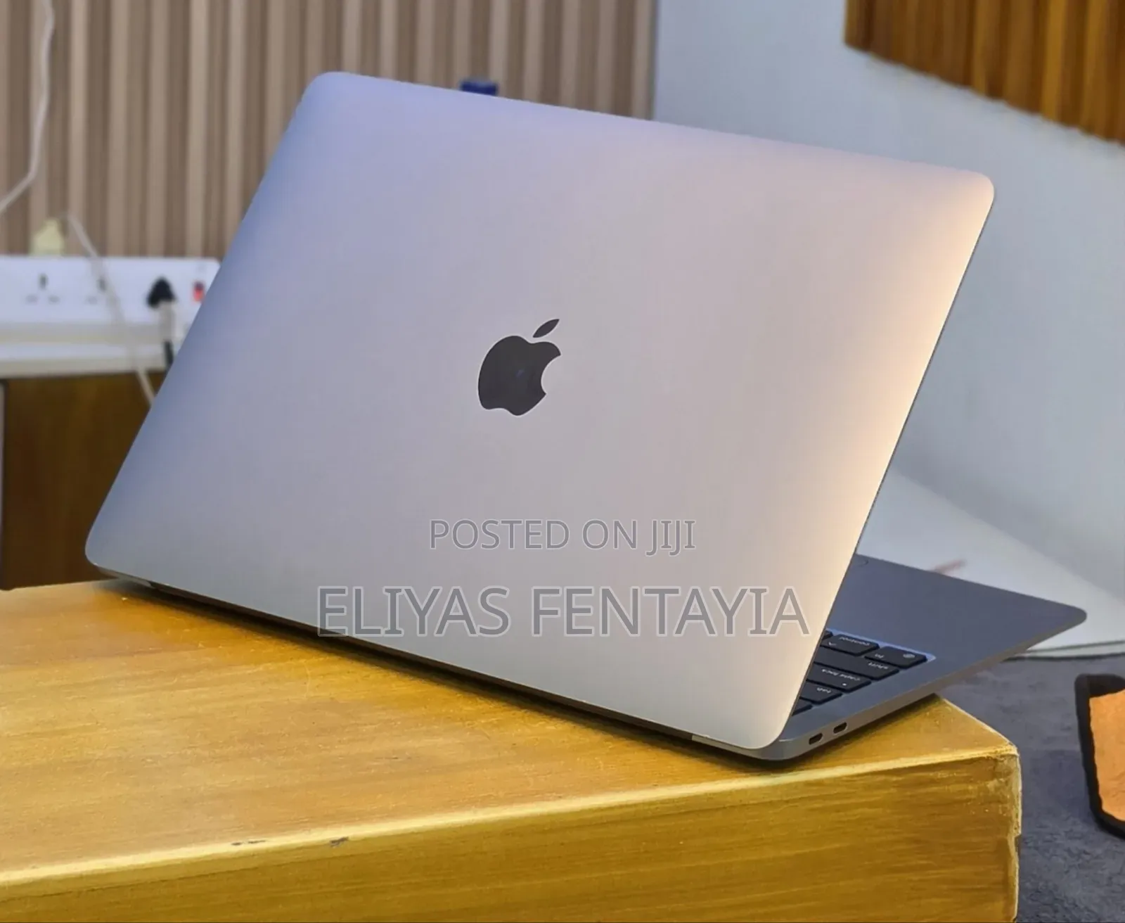 New Laptop Apple MacBook Air 2020 M1 16GB Apple M1 SSD 512GB