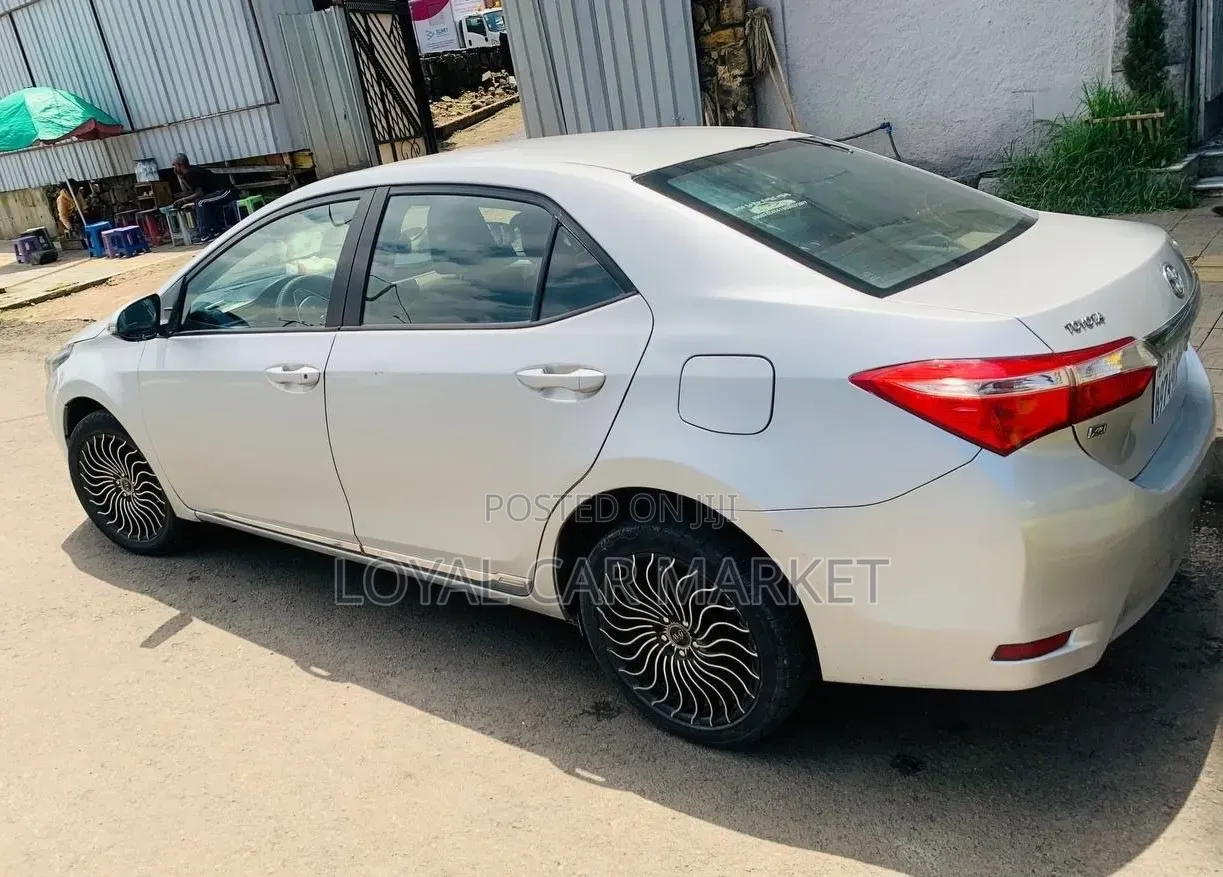 Toyota Yaris 2016 Silver