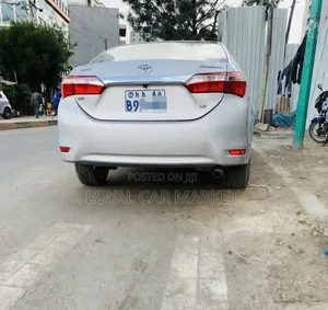 Toyota Yaris 2016 Silver