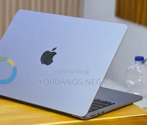 New Laptop Apple MacBook Air 2022 M2 8GB Apple M2 SSD 256GB