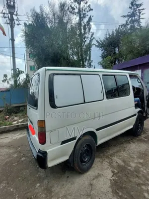 Toyota HiAce 2004 White