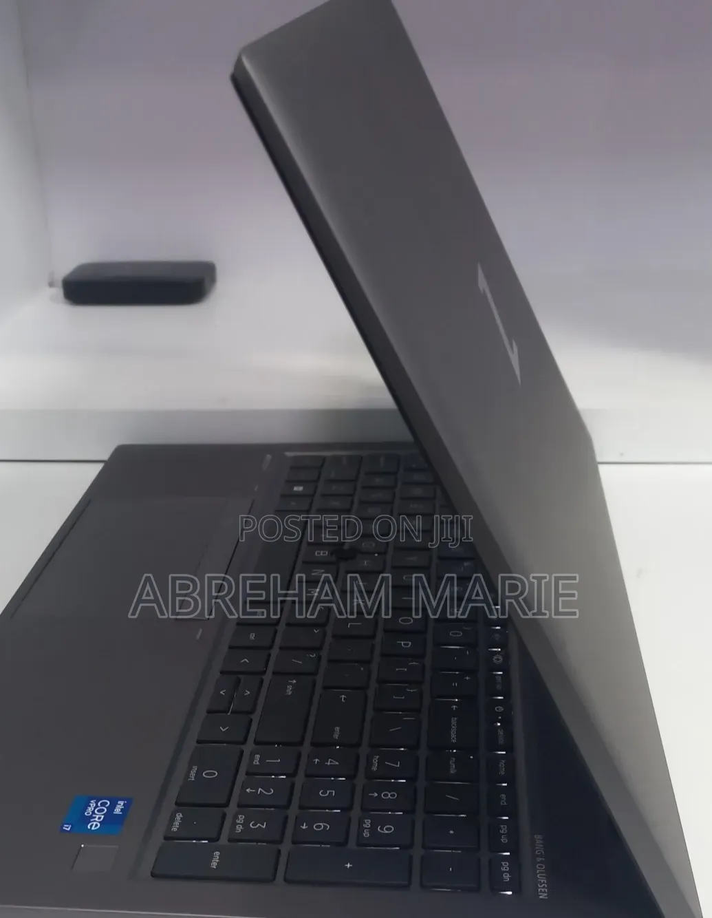 New Laptop HP ZBook Firefly G8 16GB Intel Core i7 SSD 512GB