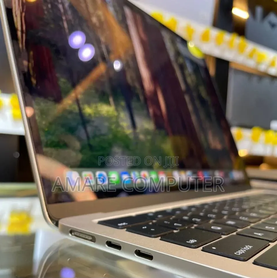 New Laptop Apple MacBook Air 2025 M4 16GB Apple M4 SSD 512GB