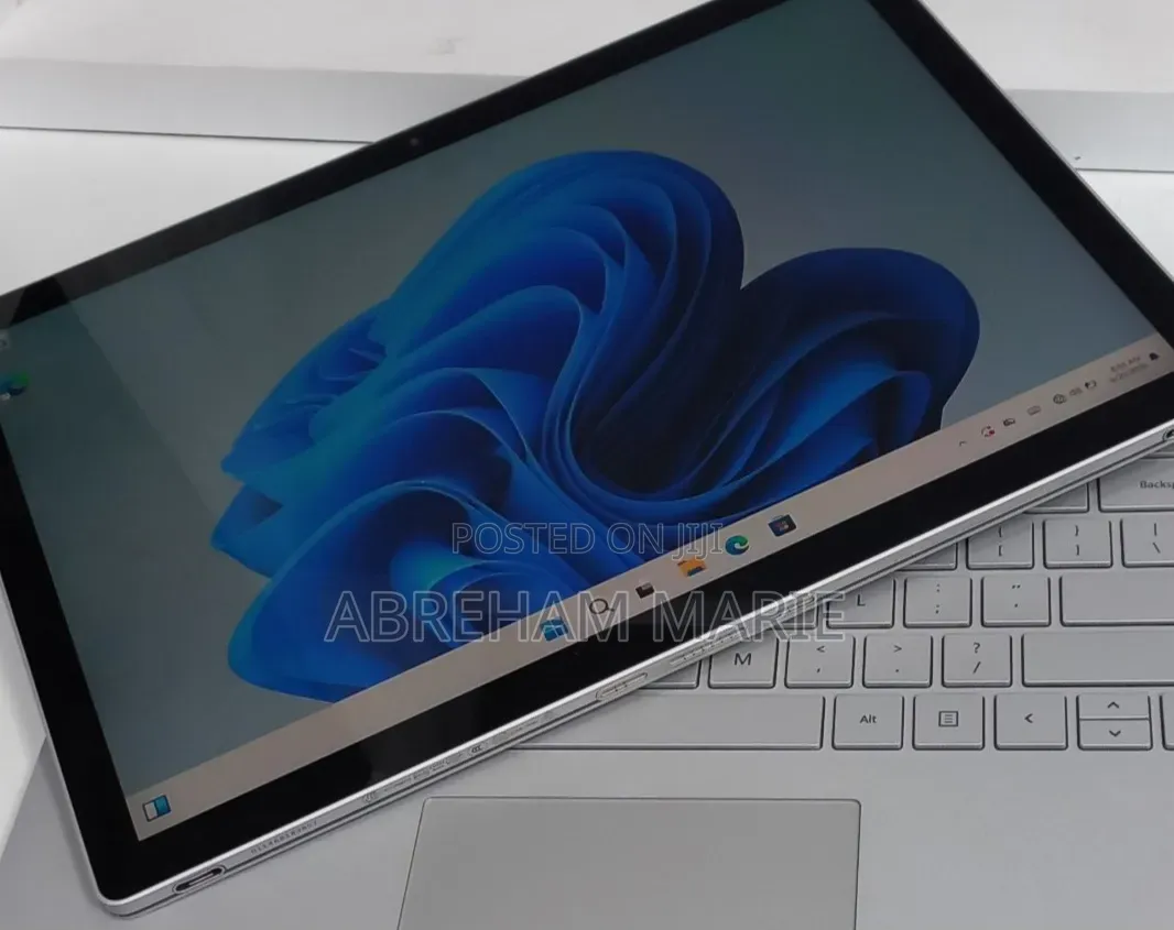 New Laptop Microsoft Surface Book 2 16GB Intel Core i7 SSD 512GB