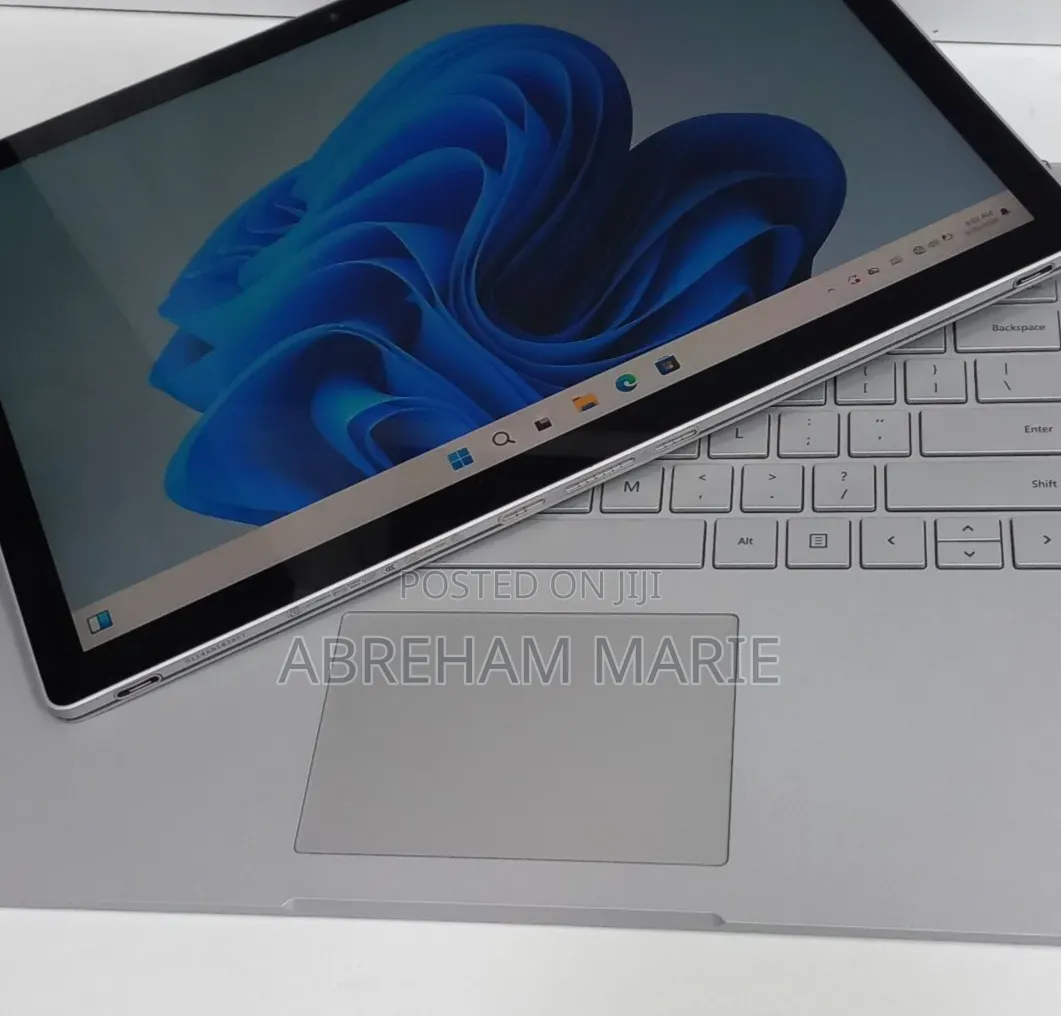 New Laptop Microsoft Surface Book 2 16GB Intel Core i7 SSD 512GB