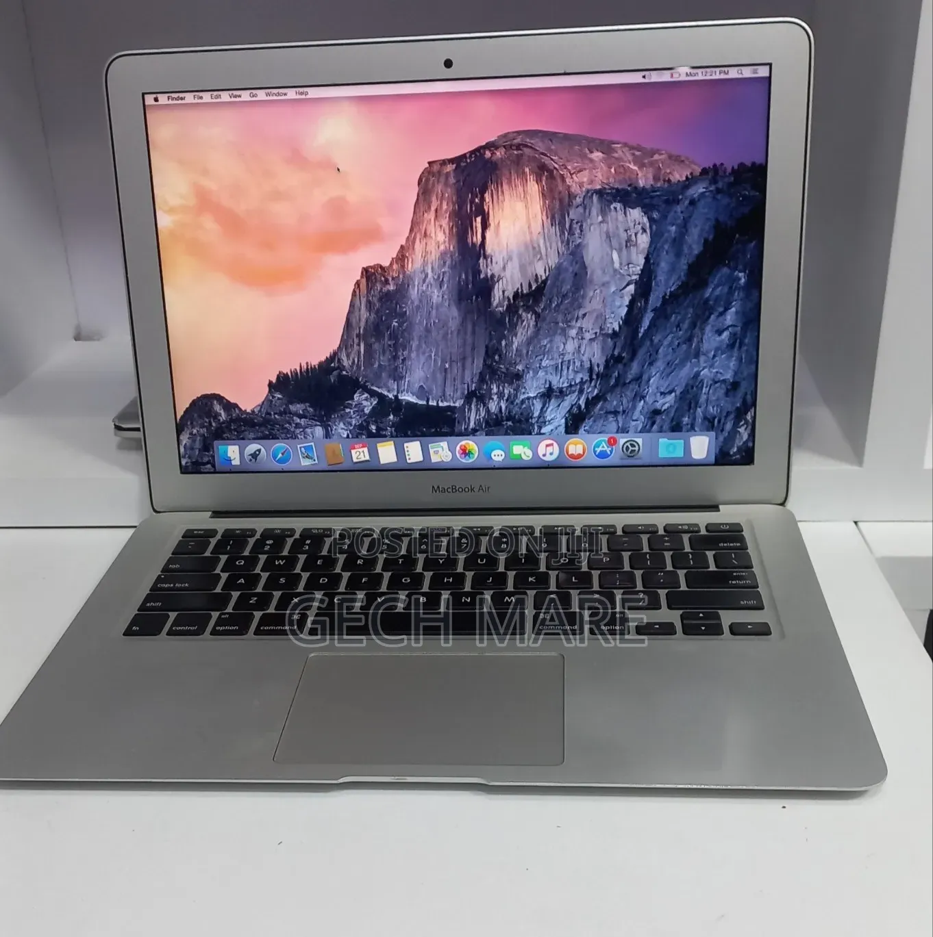 New Laptop Apple MacBook Air 2017 8GB Intel Core i7 SSD 128GB