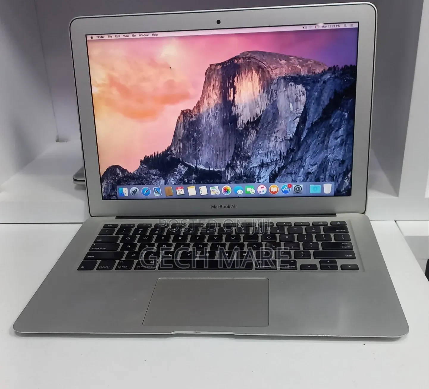 New Laptop Apple MacBook Air 2017 8GB Intel Core i7 SSD 128GB