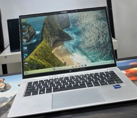 New Laptop HP EliteBook 840 G8 16GB Intel Core i7 SSD 512GB