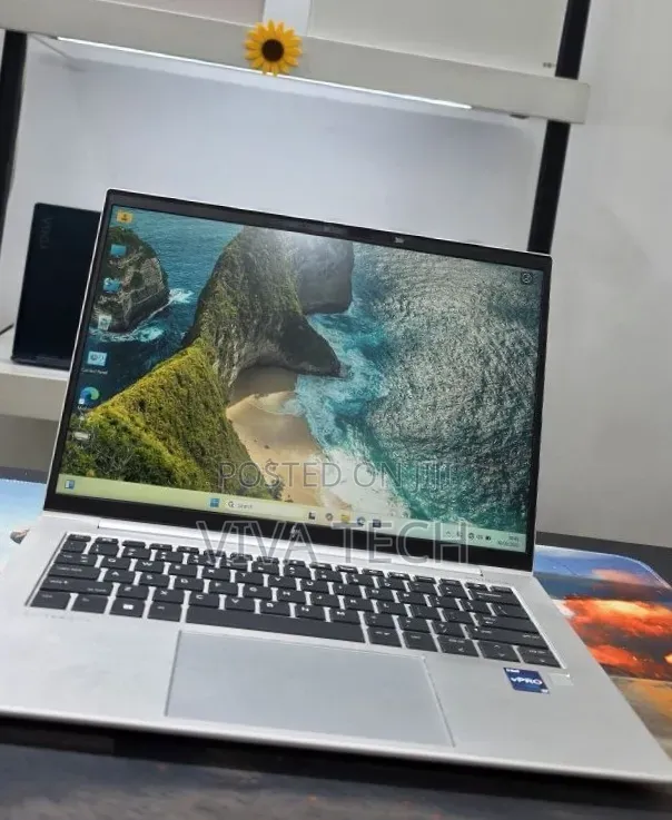 New Laptop HP EliteBook 840 G8 16GB Intel Core i7 SSD 512GB