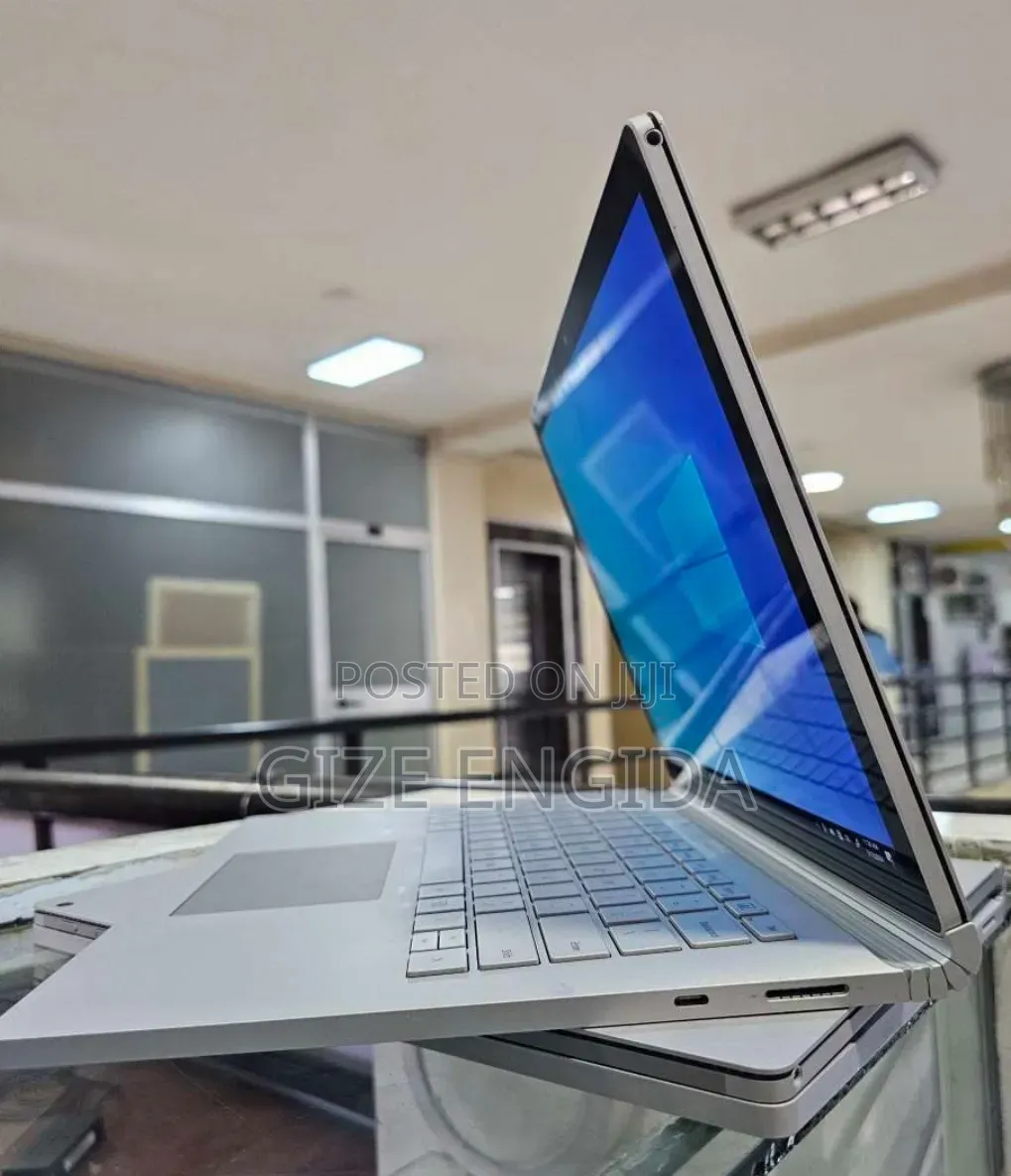 New Laptop Microsoft Surface Book 3 16GB Intel Core i7 SSD 256GB
