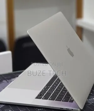 New Laptop Apple MacBook Pro 2017 16GB Intel Core i7 SSD 512GB