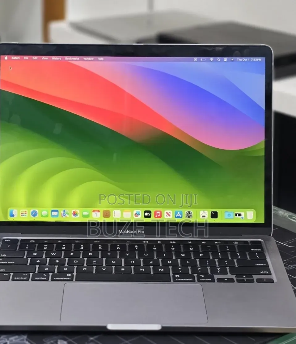 New Laptop Apple MacBook Pro 2020 8GB Apple M1 Pro SSD 512GB