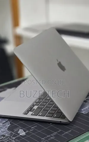 New Laptop Apple MacBook Pro 2020 8GB Apple M1 Pro SSD 512GB