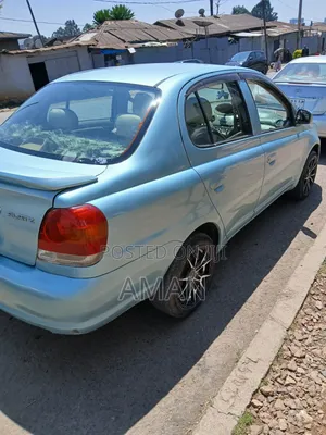 Toyota Platz 2005