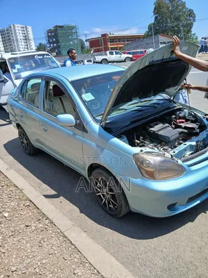 Toyota Platz 2005