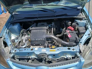 Toyota Platz 2005