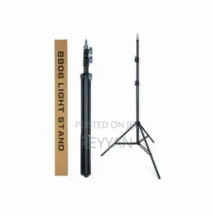 8806 Aluminum Adjustable Tripod