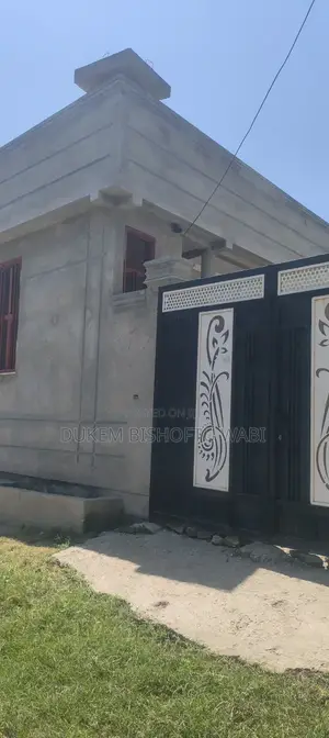 8bdrm House in Bishoftu Dukem, East Shewa for sale