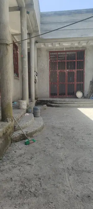 8bdrm House in Bishoftu Dukem, East Shewa for sale