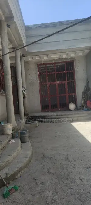 8bdrm House in Bishoftu Dukem, East Shewa for sale