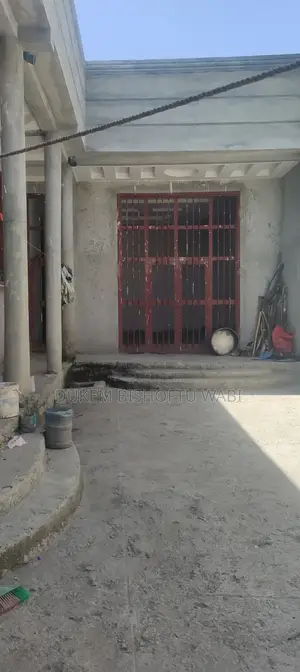 8bdrm House in Bishoftu Dukem, East Shewa for sale