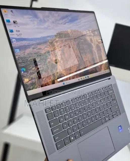 New Laptop Lenovo Yoga 11e 32GB Intel Core Ultra 7 SSD 1T