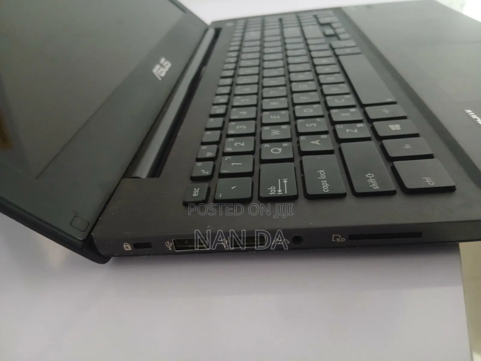 Laptop Asus P2420LA 6GB Intel Core i5 HDD 140GB