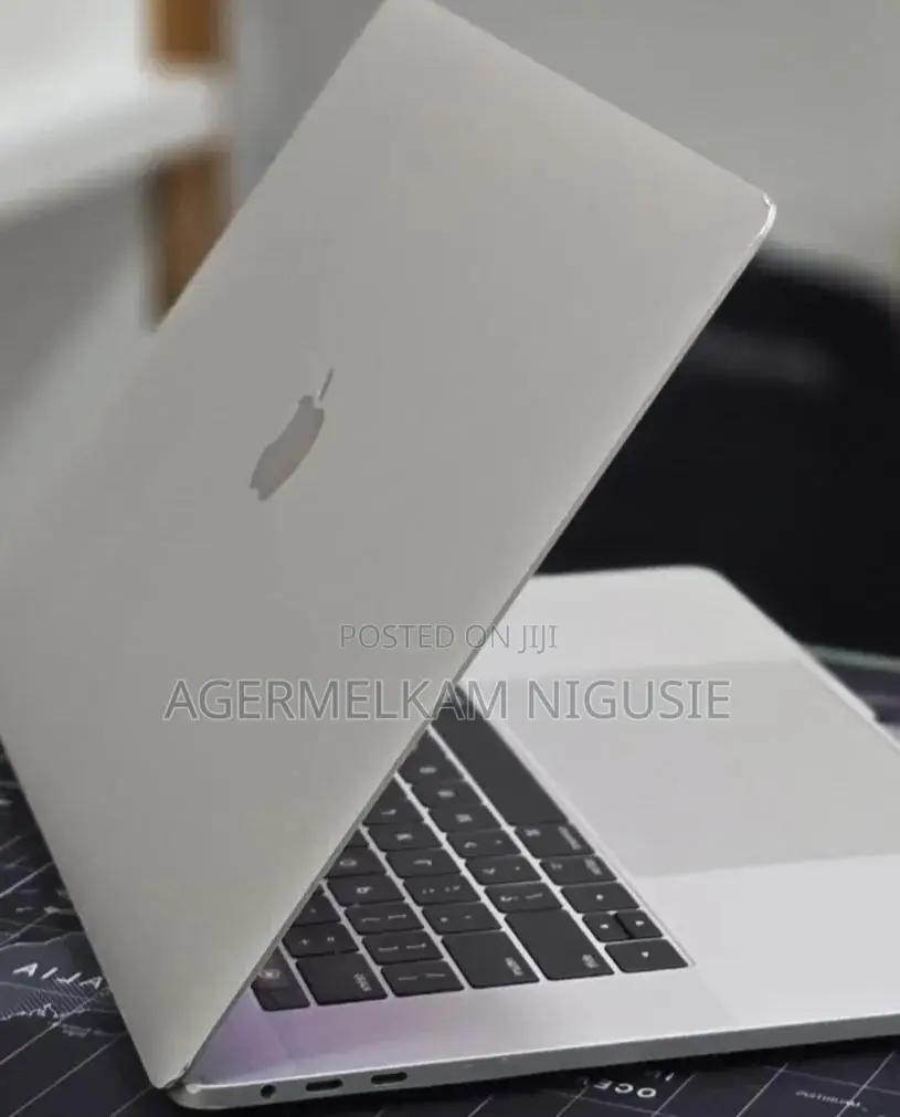 New Laptop Apple MacBook Pro 2017 16GB Intel Core i7 SSD 512GB
